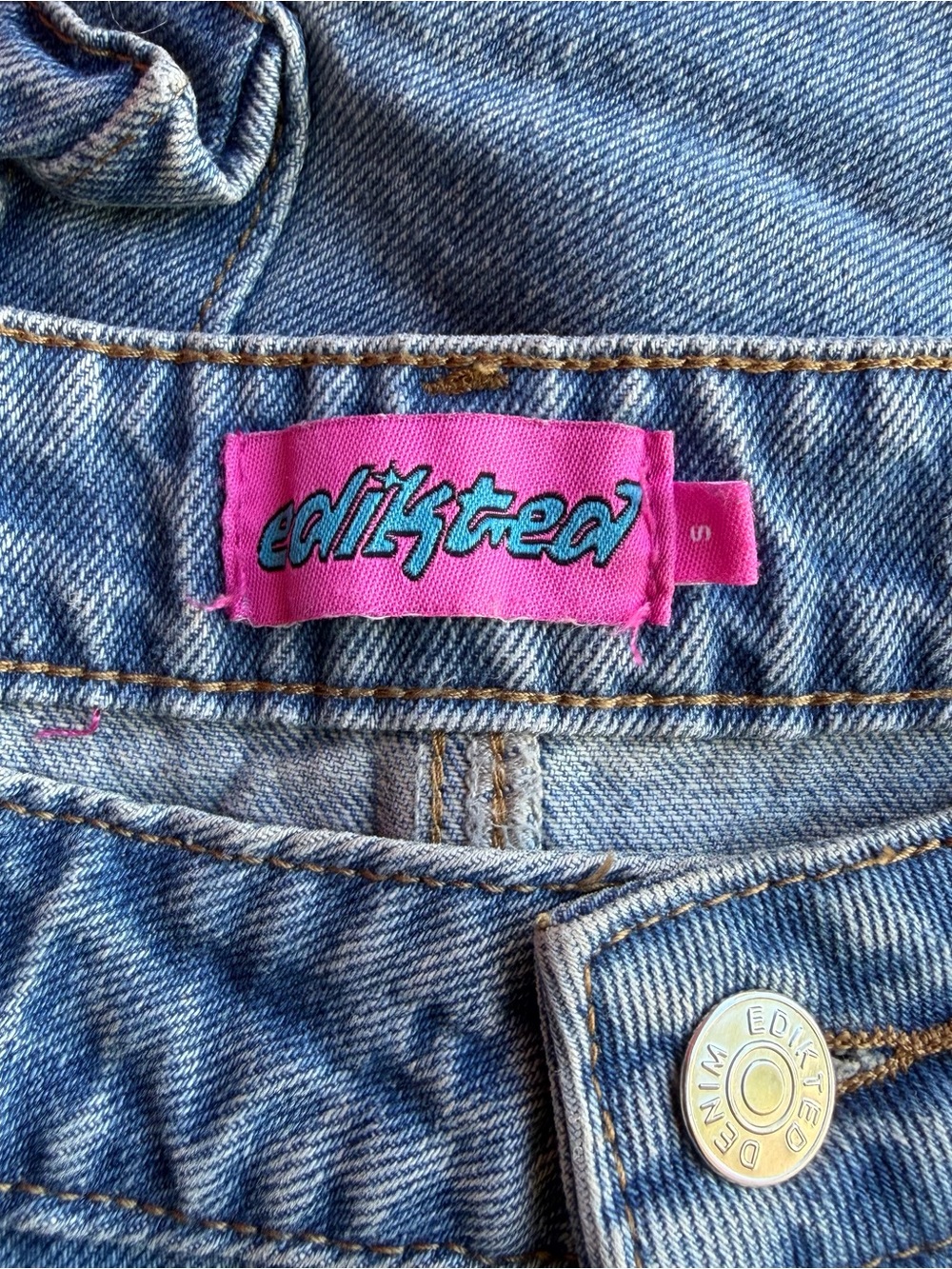 Edikted Via Washed Low Rise Baggy Cargo Jeans - Picture 3 of 3